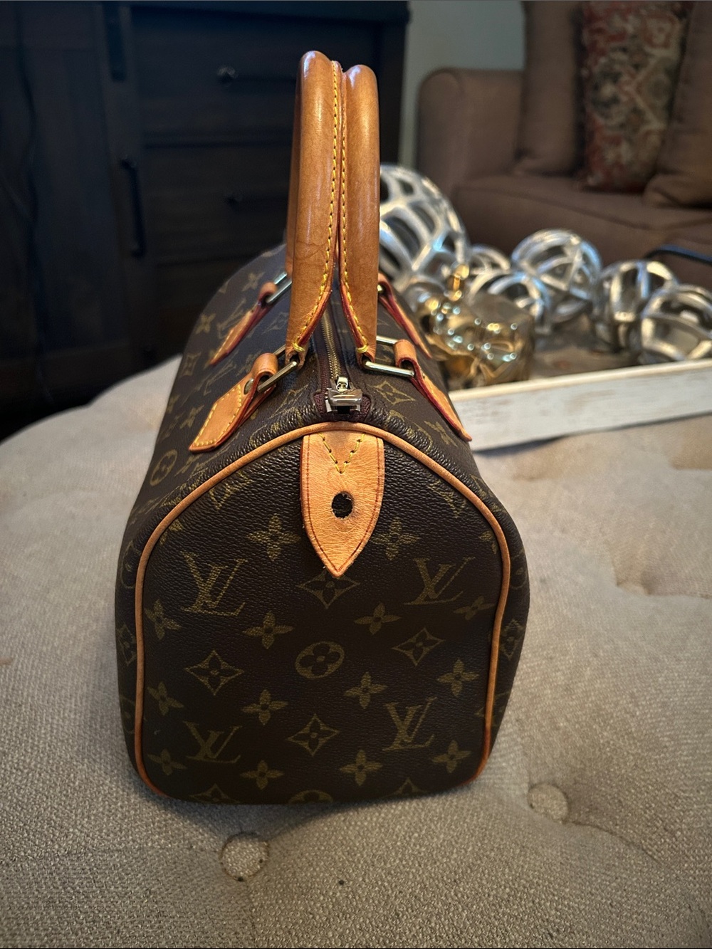 Louis Vuitton Monogram Speedy 25 bag - Picture 8 of 17